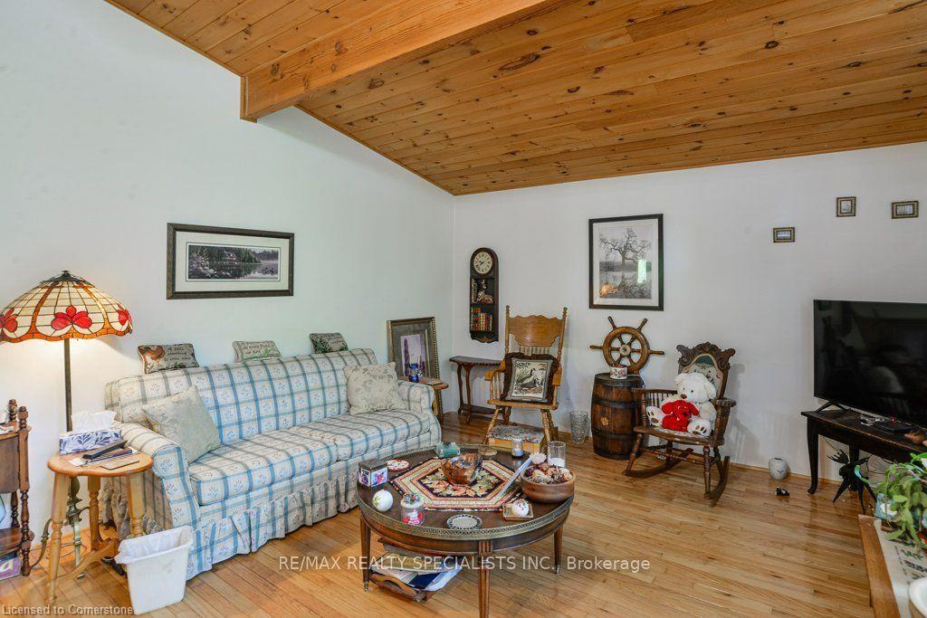 7468 Ash Crescent Property Photo 12