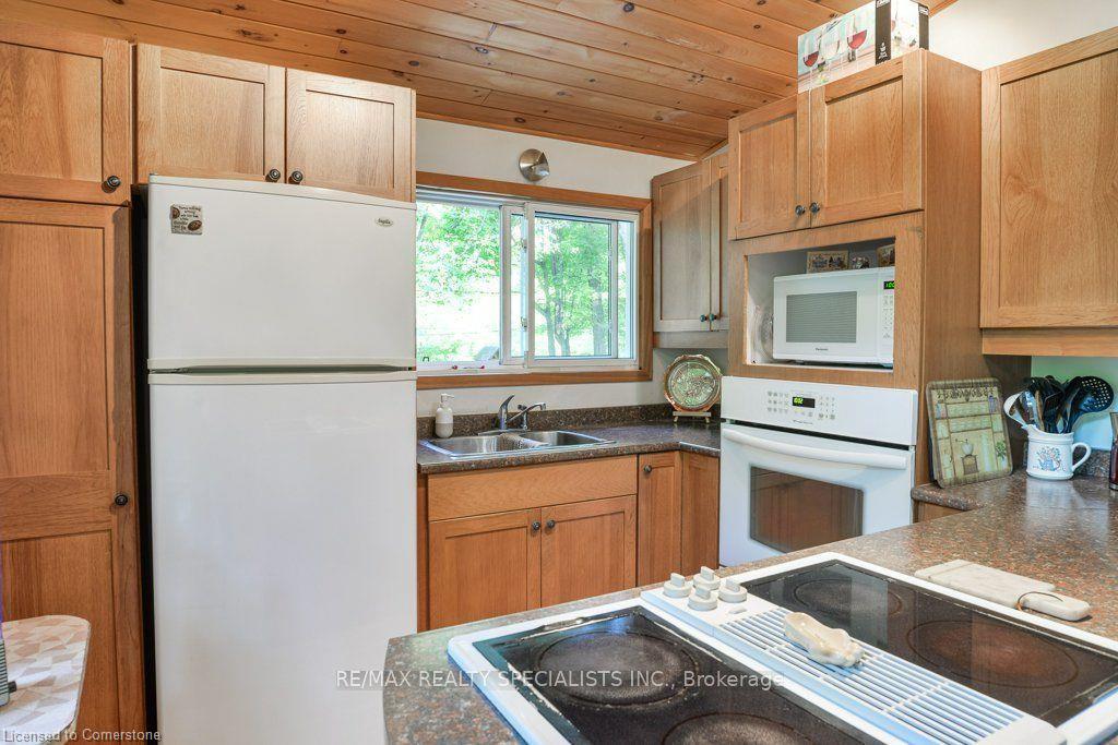 7468 Ash Crescent Property Photo 14