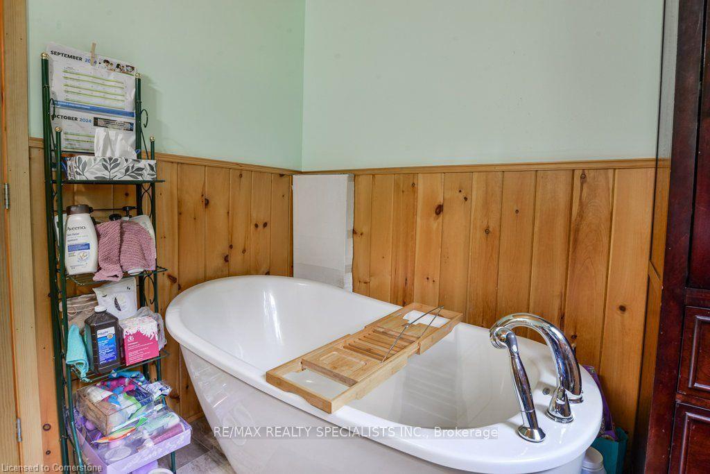 7468 Ash Crescent Property Photo 17