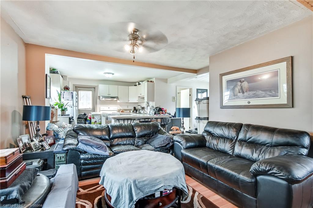4674 Ryerson Crescent Property Photo 7