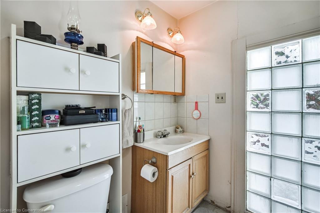 4674 Ryerson Crescent Property Photo 11