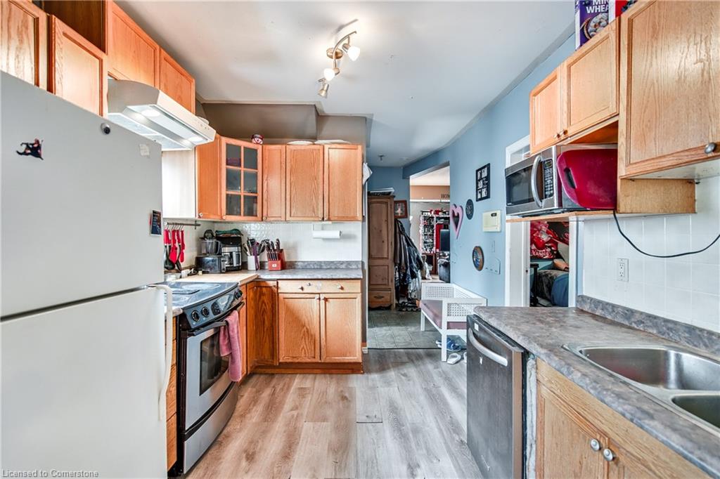 4674 Ryerson Crescent Property Photo 18