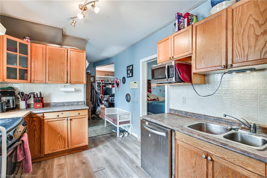 4674 Ryerson Crescent Property Photo 19