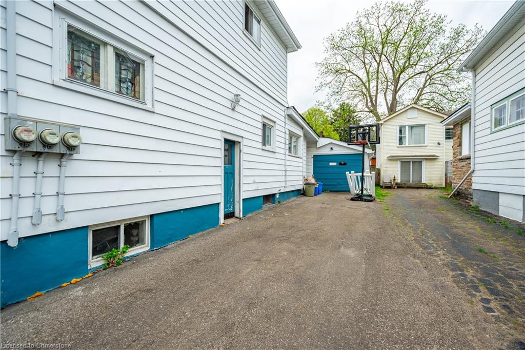 4674 Ryerson Crescent Property Photo 31
