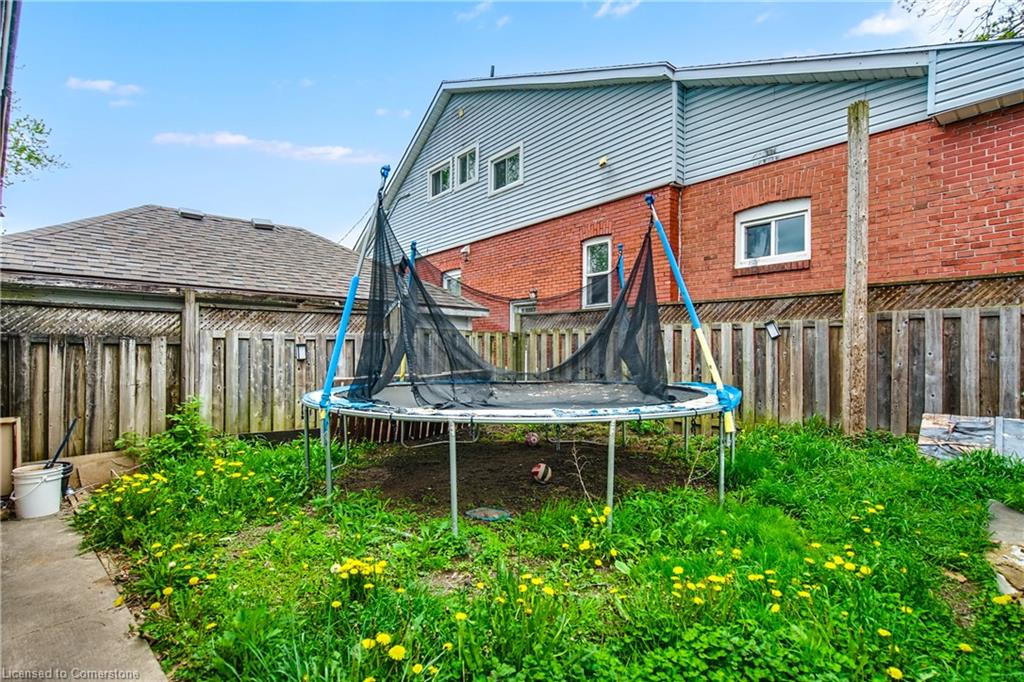 4674 Ryerson Crescent Property Photo 34