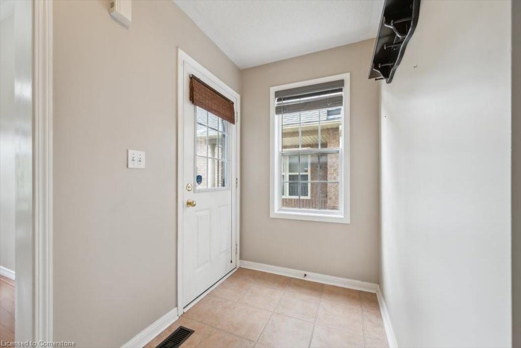1617 Gowling Terrace Property Photo 11
