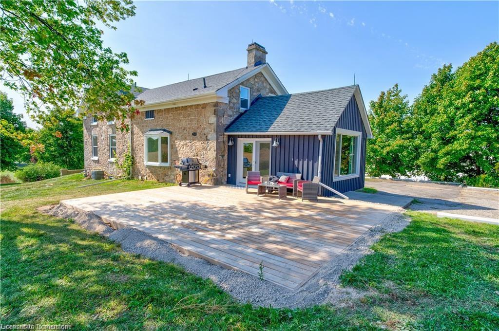1748 Centre Road Property Photo 3