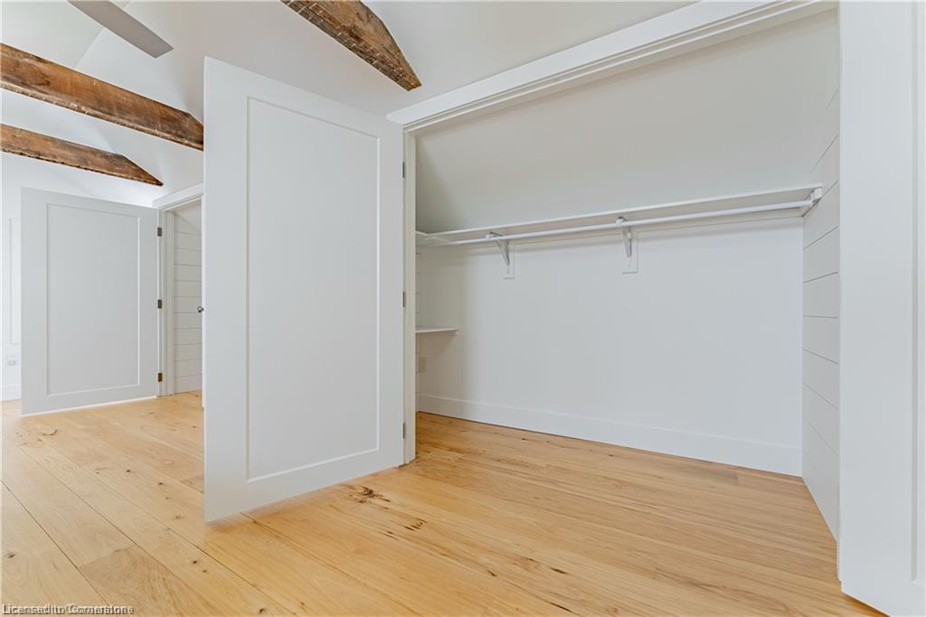 1748 Centre Road Property Photo 20