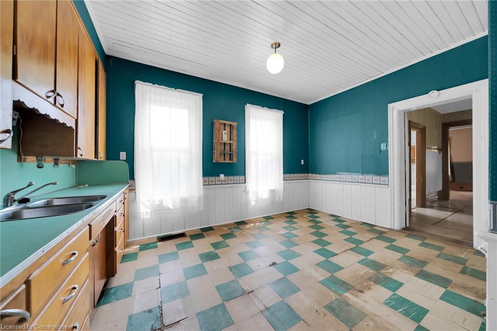534 Haldimand Road 32 Property Photo 9