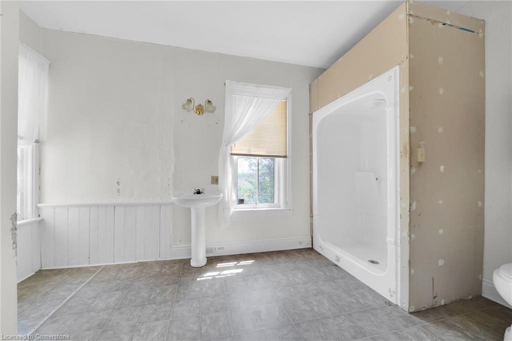 534 Haldimand Road 32 Property Photo 15