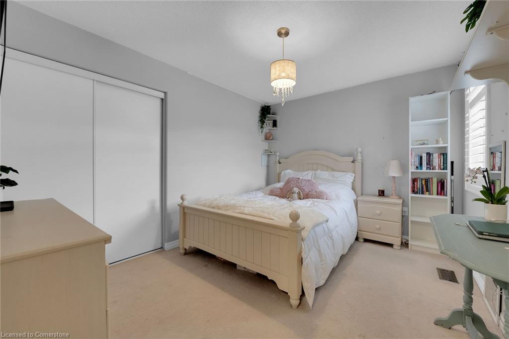 56 Nanaimo Crescent Property Photo 37