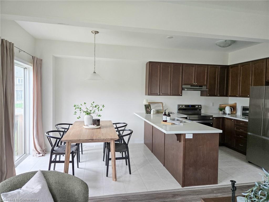 118-305 Garner Road W Property Photo 4