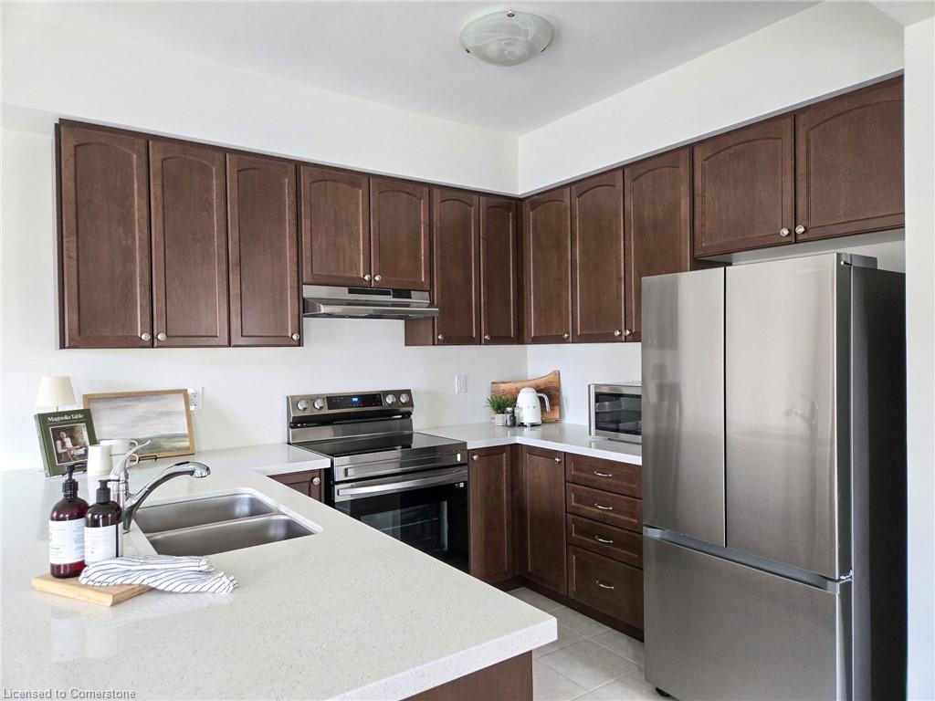 118-305 Garner Road W Property Photo 5