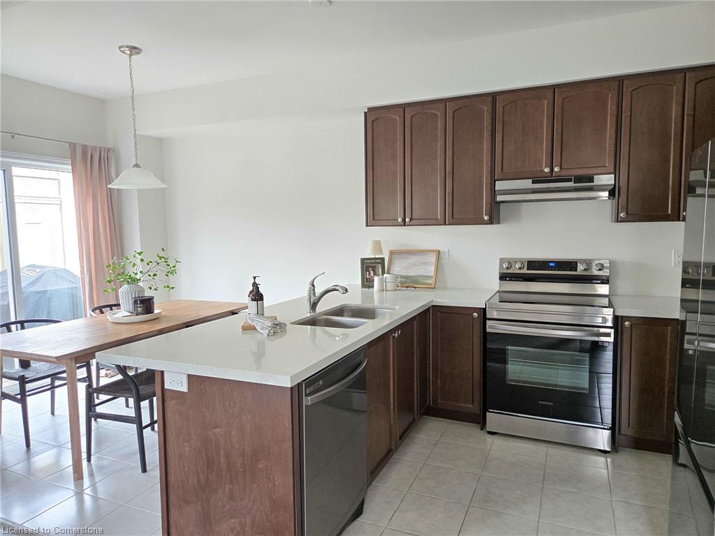 118-305 Garner Road W Property Photo 6