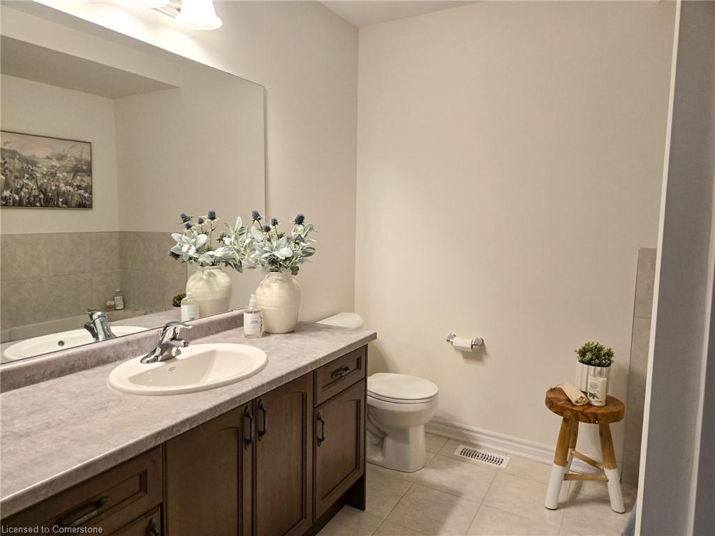 118-305 Garner Road W Property Photo 13