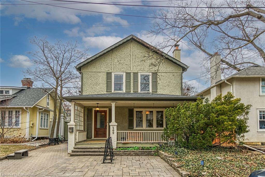 209 Allan Street Property Photo