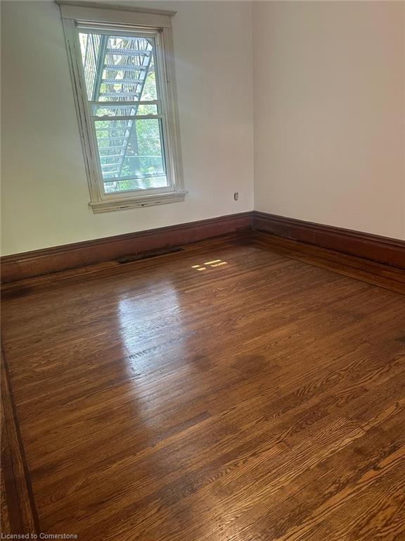 78 Dundurn Street N Property Photo 16