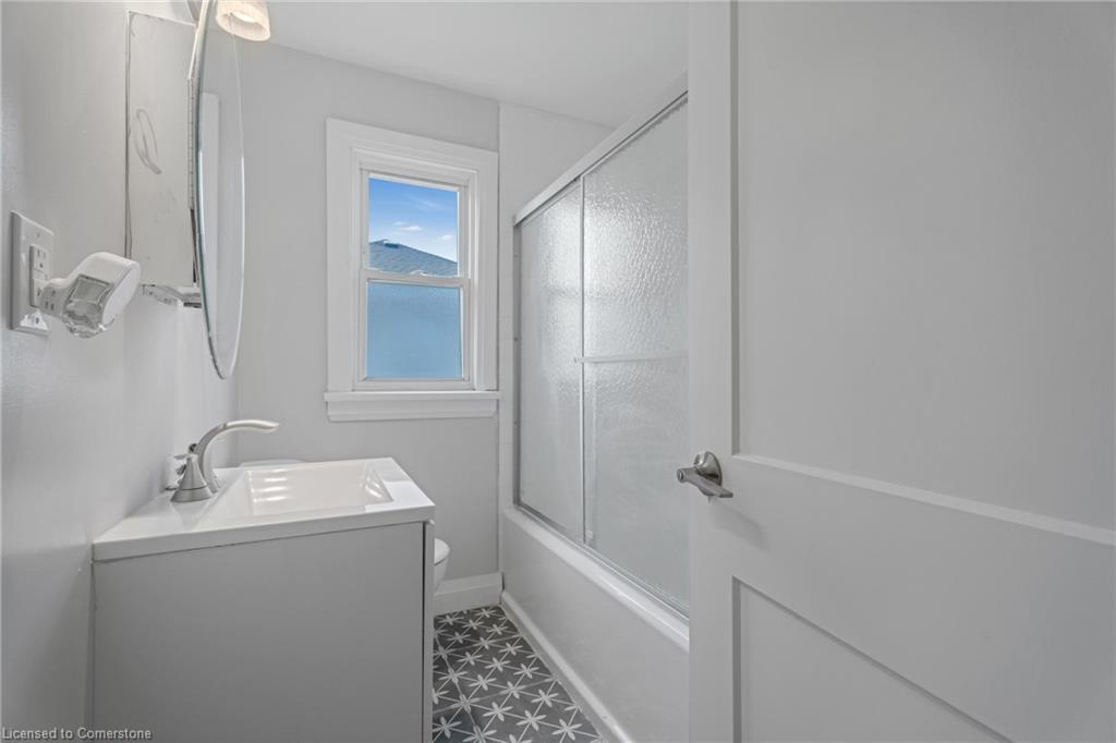 9 Heywood Avenue Property Photo 18