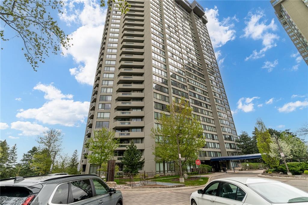 204-65 Skymark Drive Property Photo