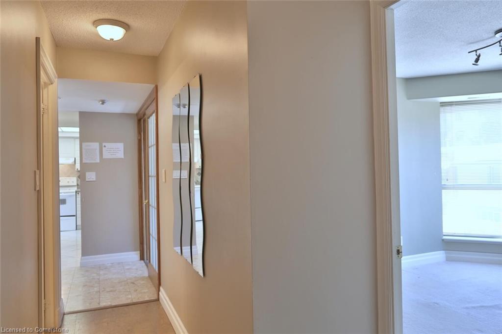 205-3267 King Street E Property Photo 11