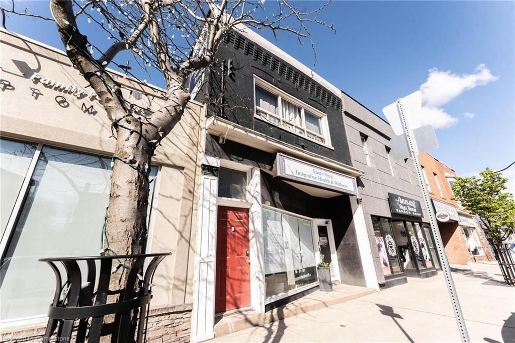 2-4993 King Street Property Photo
