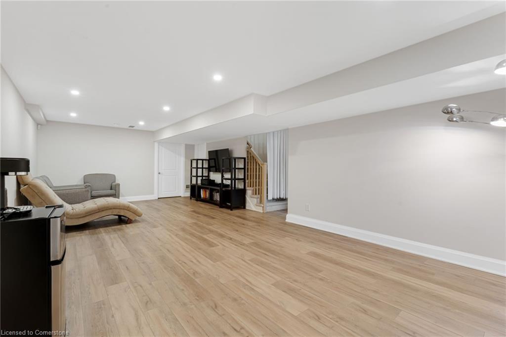 21-8974 Willoughby Drive Property Photo 24