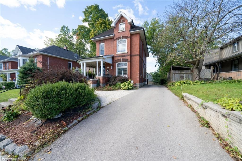 284 Colborne Street N Property Photo 3