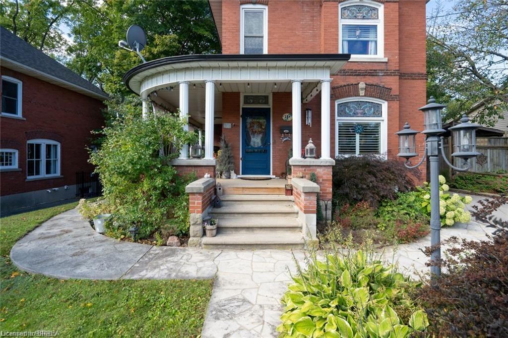 284 Colborne Street N Property Photo 4