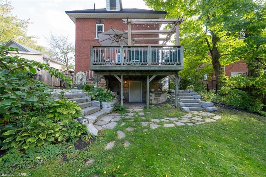 284 Colborne Street N Property Photo 6