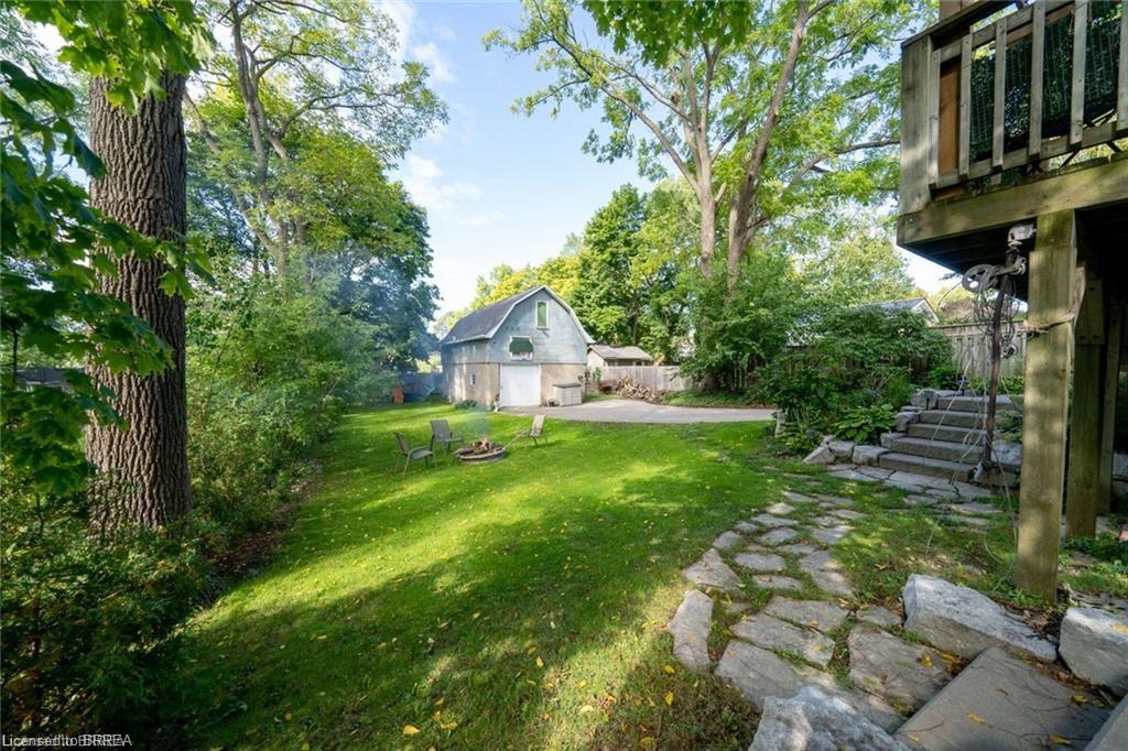 284 Colborne Street N Property Photo 7