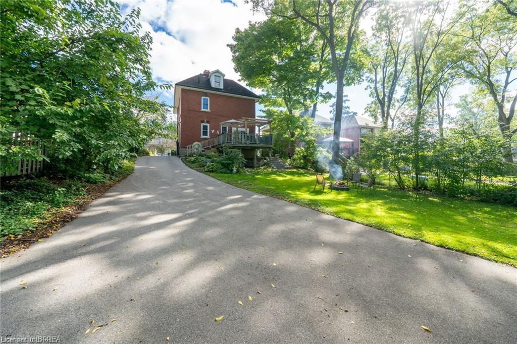 284 Colborne Street N Property Photo 8