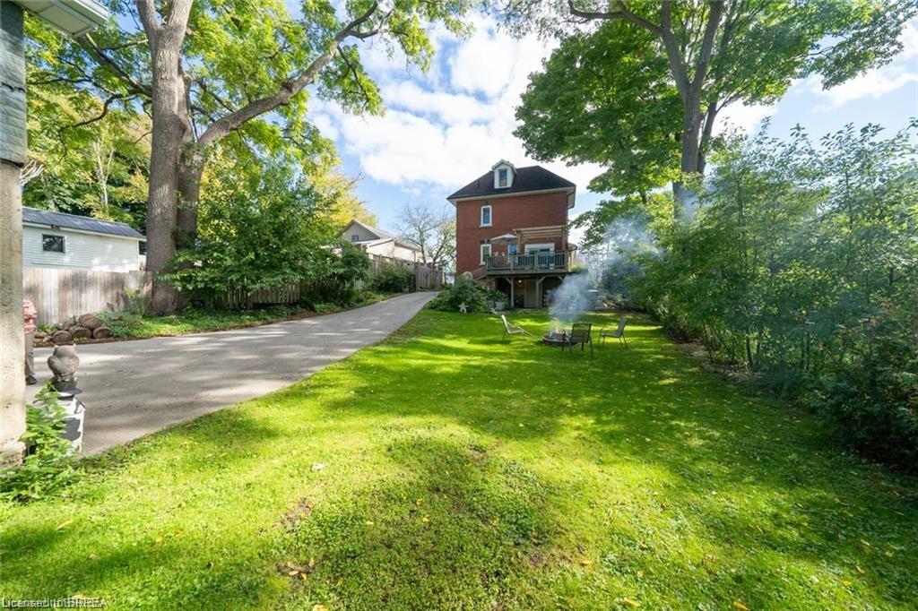 284 Colborne Street N Property Photo 10
