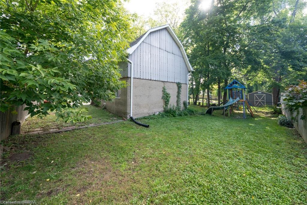 284 Colborne Street N Property Photo 11