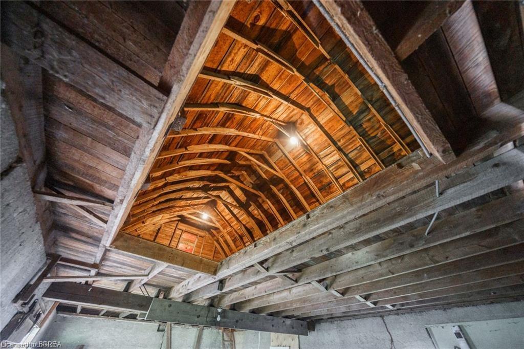 284 Colborne Street N Property Photo 14