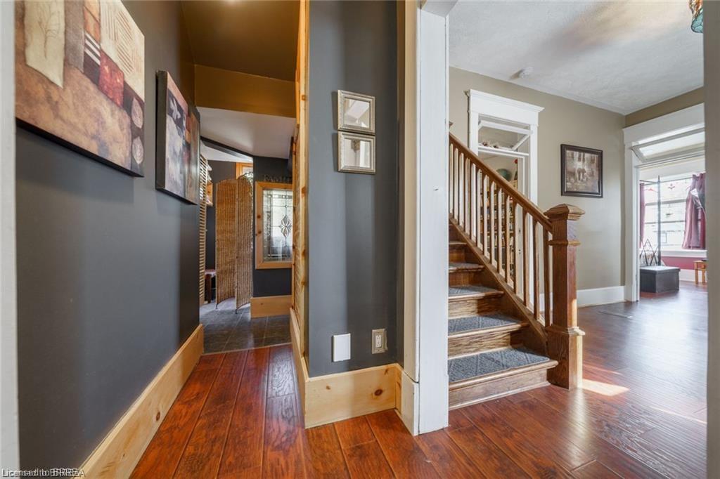 284 Colborne Street N Property Photo 23