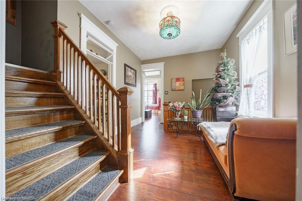 284 Colborne Street N Property Photo 25