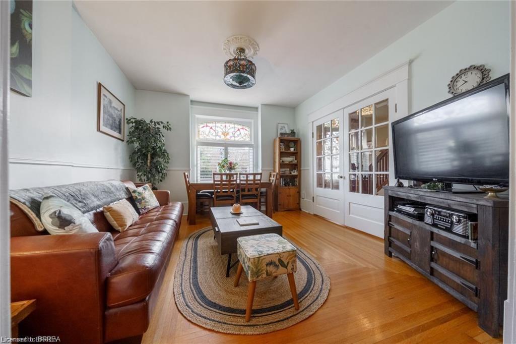 284 Colborne Street N Property Photo 39