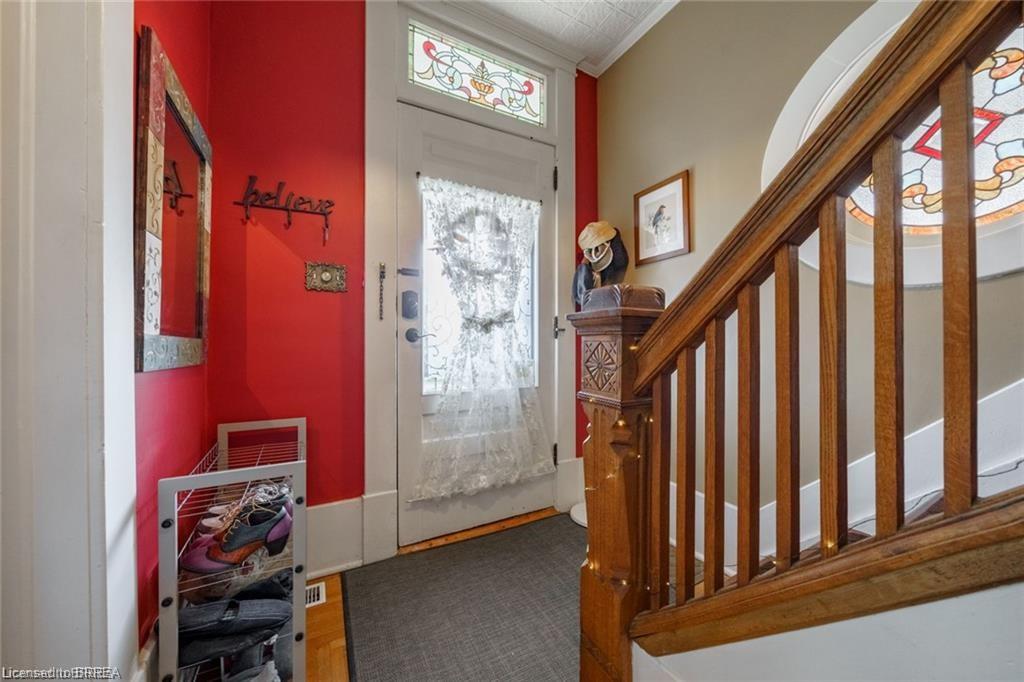 284 Colborne Street N Property Photo 41