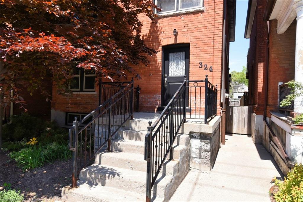 324 Aberdeen Avenue Property Photo 1