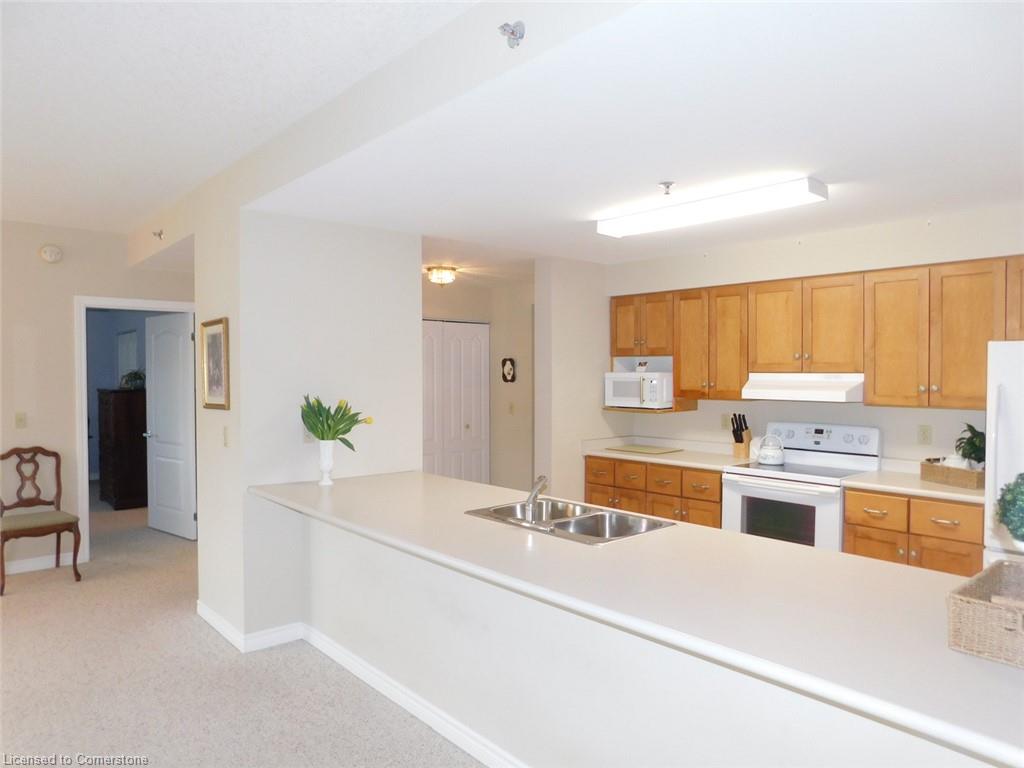 316-317 Lock Street W Property Photo 3