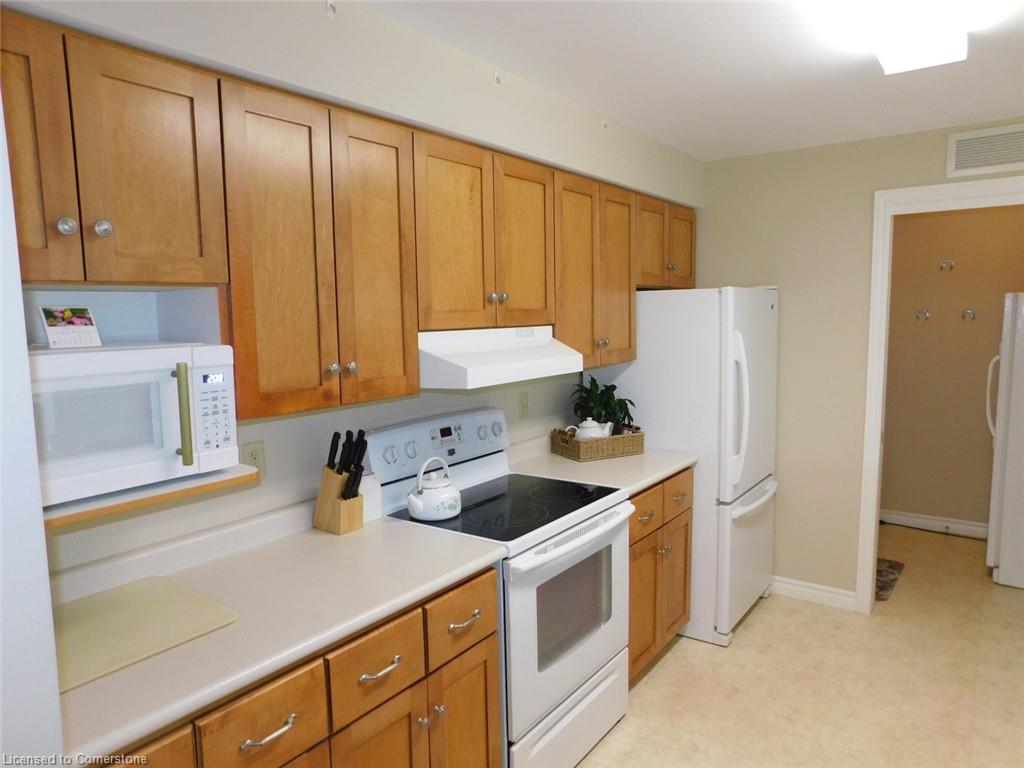 316-317 Lock Street W Property Photo 6
