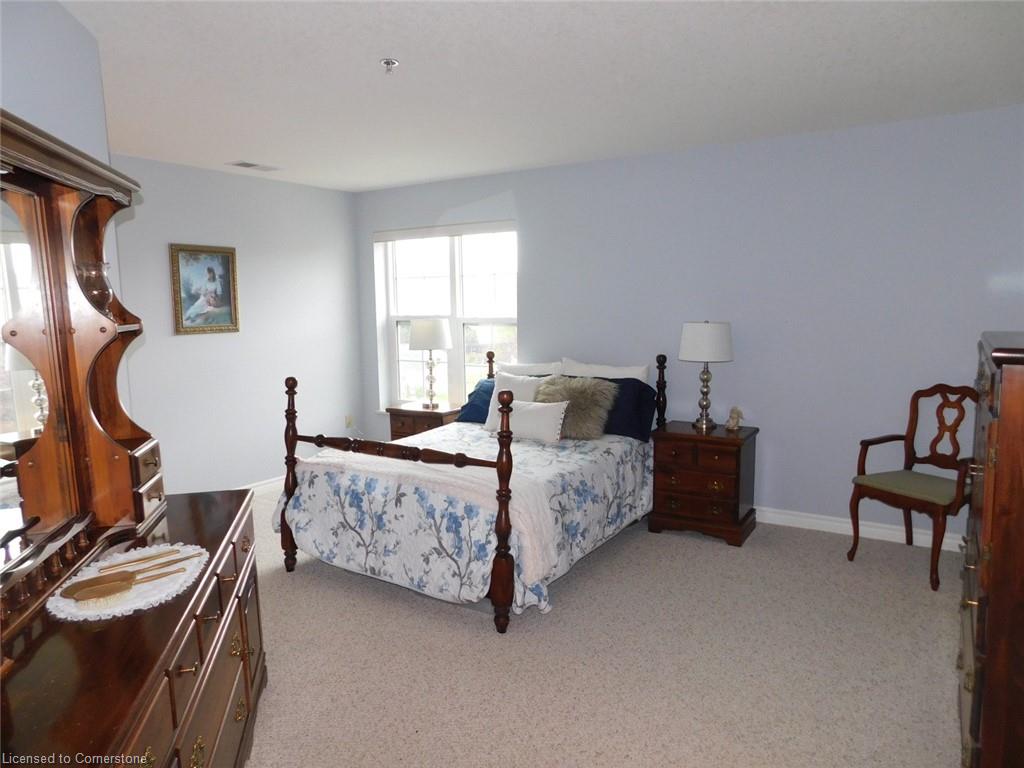 316-317 Lock Street W Property Photo 14