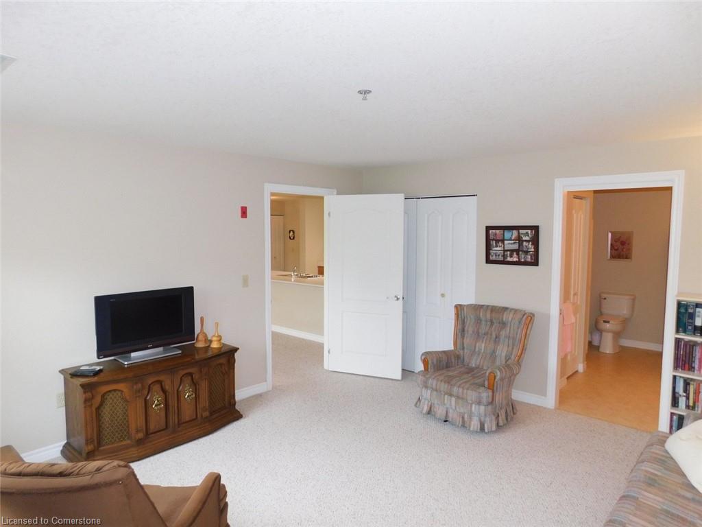316-317 Lock Street W Property Photo 26