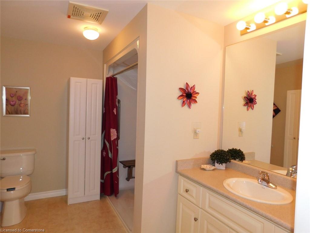 316-317 Lock Street W Property Photo 27