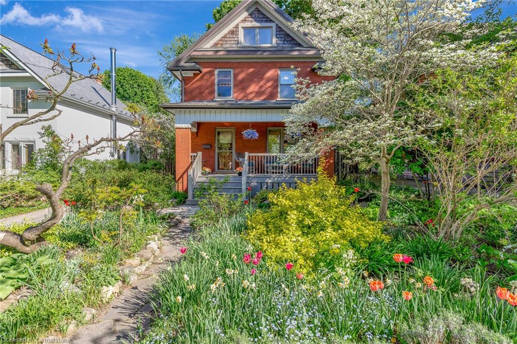 107 Allen Street W Property Photo 1