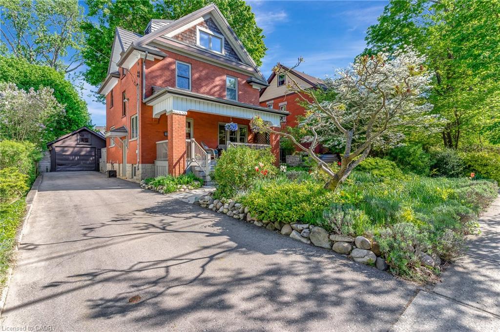 107 Allen Street W Property Photo 2