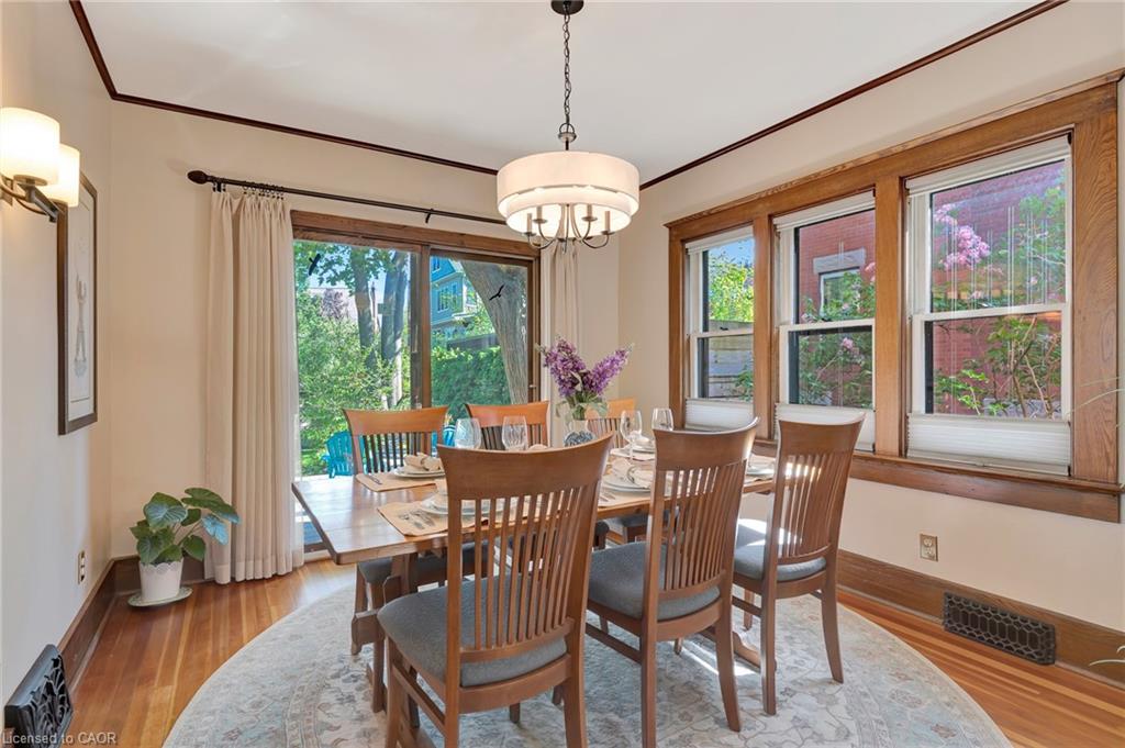 107 Allen Street W Property Photo 10