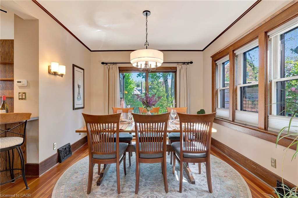 107 Allen Street W Property Photo 11
