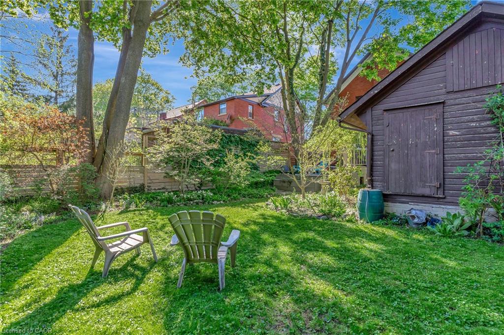 107 Allen Street W Property Photo 45