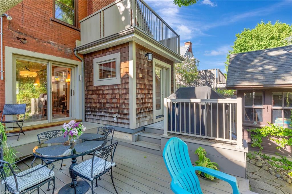 107 Allen Street W Property Photo 47
